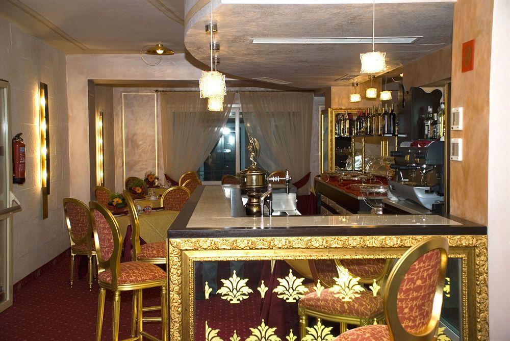 Hotel San Miguel ماهون المظهر الخارجي الصورة