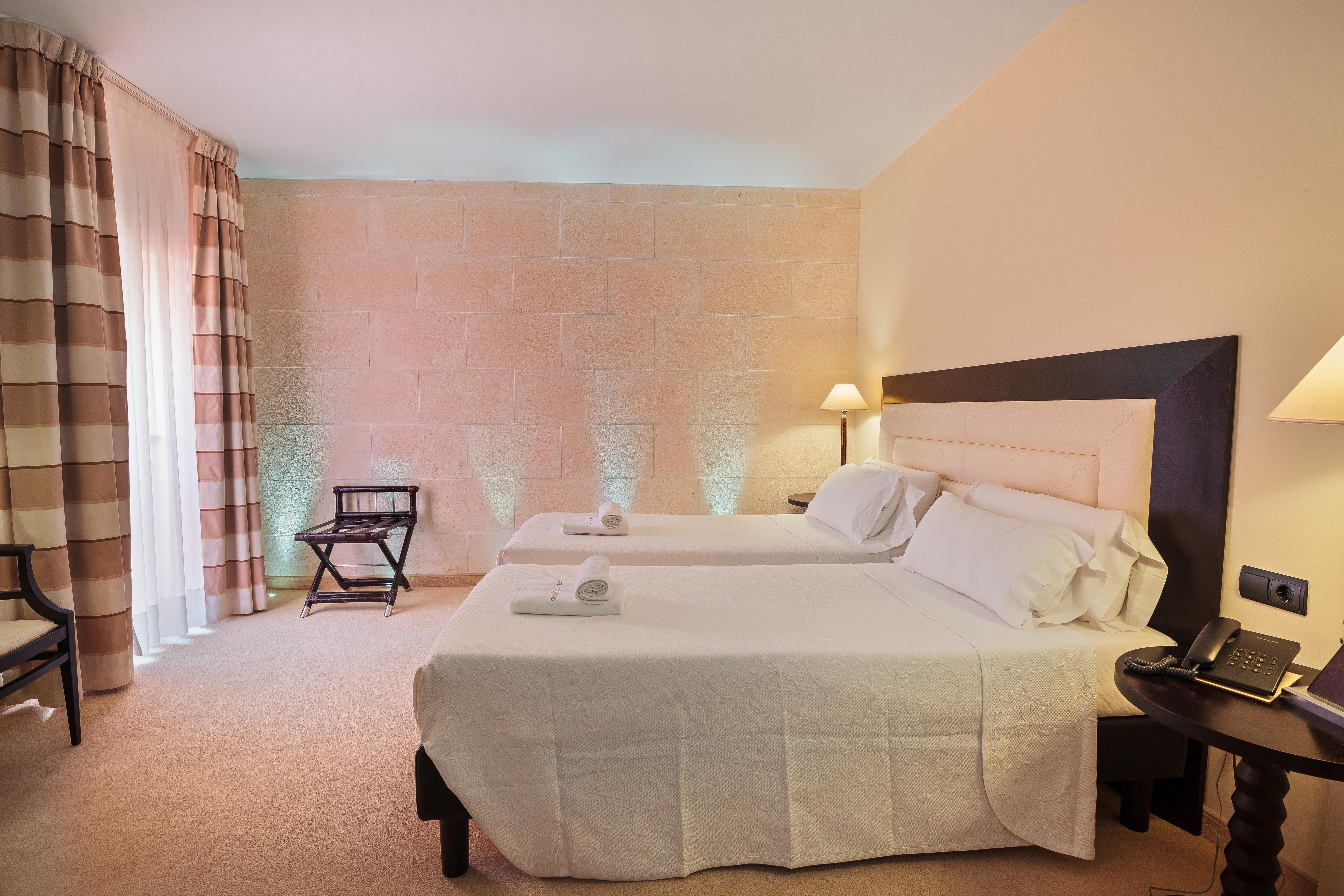 Hotel San Miguel ماهون المظهر الخارجي الصورة